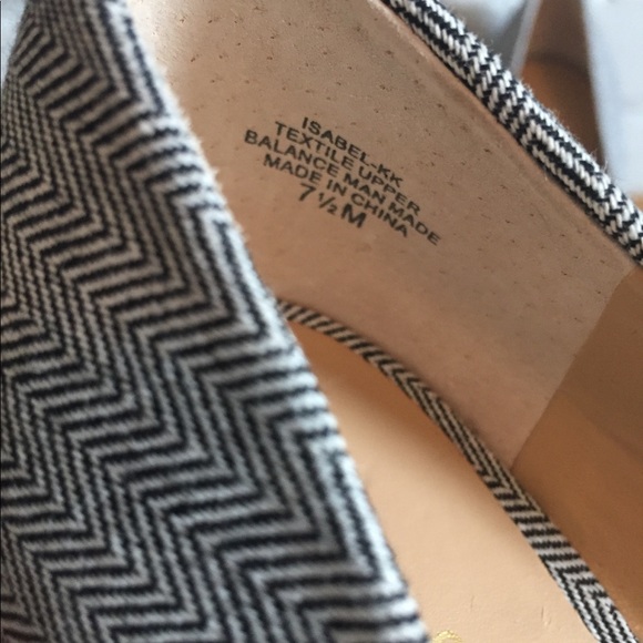 Kelly & Katie Black/White ZigZag Textured Heel 7.5 - Picture 2 of 6